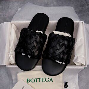 Bottega Veneta Leather Sandal Intrecciato Nappa Champagne Weave Black US8 EU41